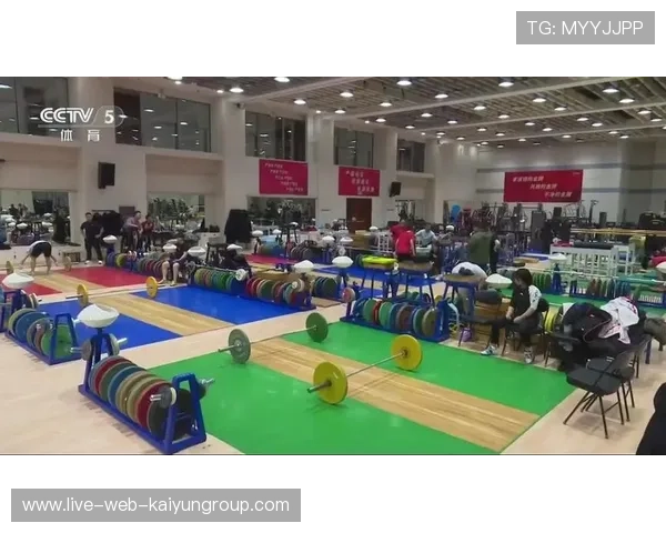 举重教练被评为“技术革命者”，训练营爆满报名